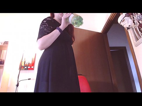 ❤️ ¡Una esclava sumisa a la que le encantan las bragas sucias y exuberantes se ve obligada a masturbarse después de ver este vídeo! Porno casero en es.pornjimbo.ru ❌️