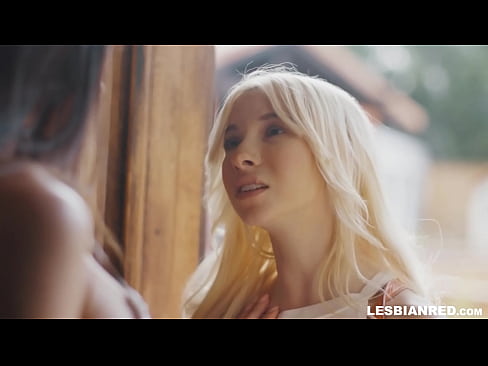 ❤️ Chica vuelve a casa unos meses después y acaba comiéndole el coño a su madrastra Porno casero en es.pornjimbo.ru ❌️